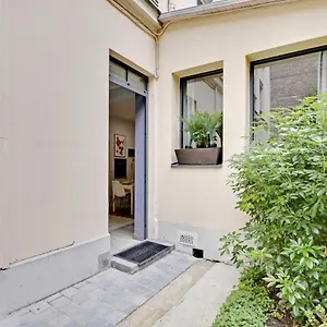 https://charming-apartment-1br4p-gare-montparnasse.fr-paris.fr